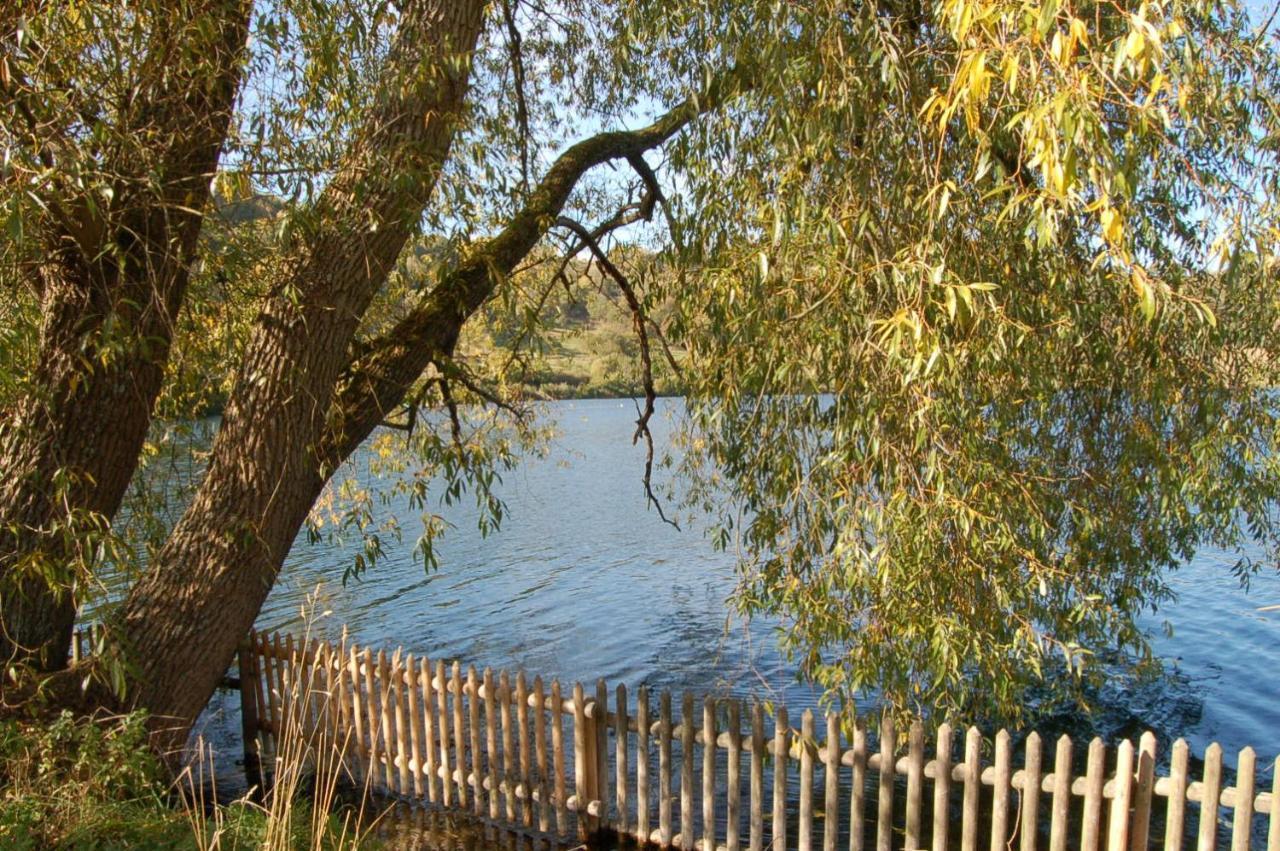 Hotel-Ferienwohnungen Cafe Maarblick Schalkenmehren Esterno foto