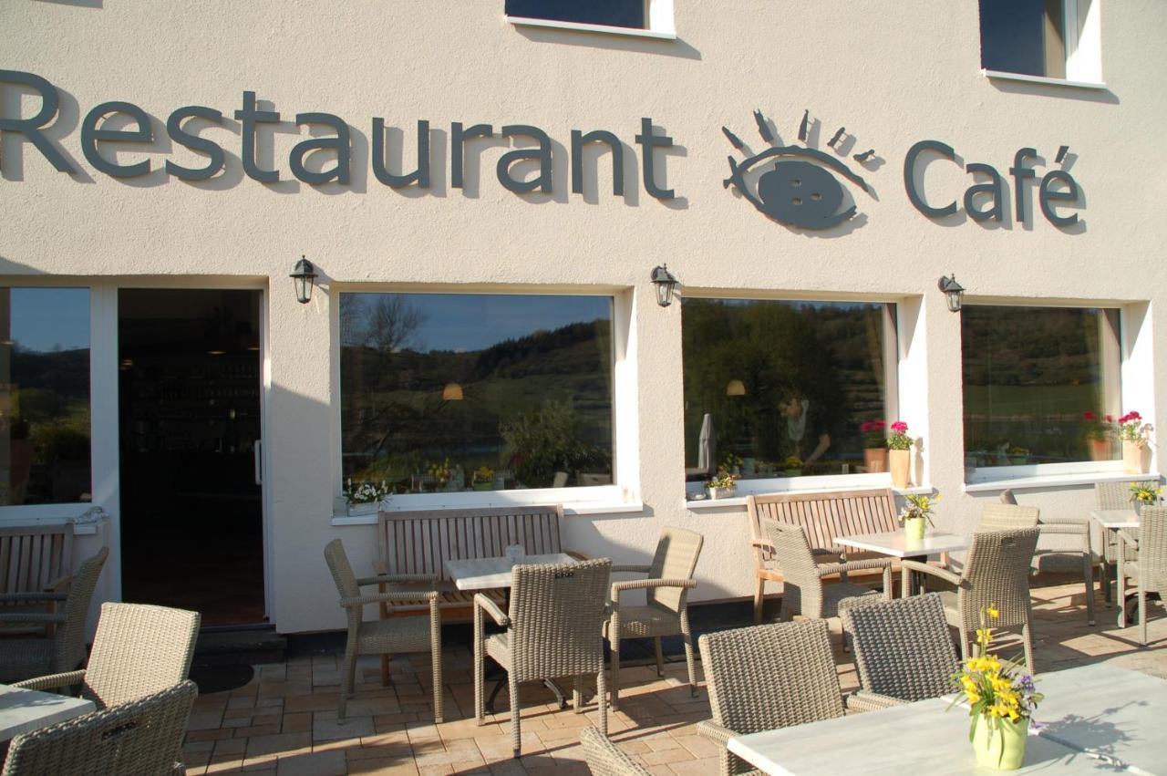 Hotel-Ferienwohnungen Cafe Maarblick Schalkenmehren Esterno foto