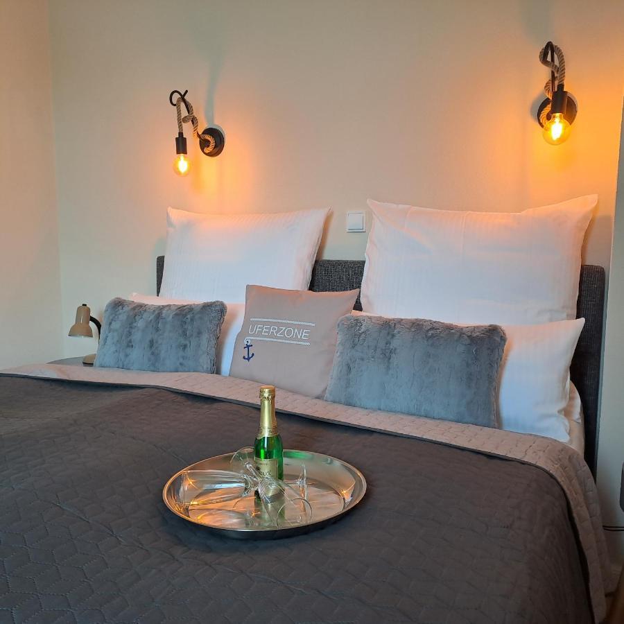 Hotel-Ferienwohnungen Cafe Maarblick Schalkenmehren Esterno foto