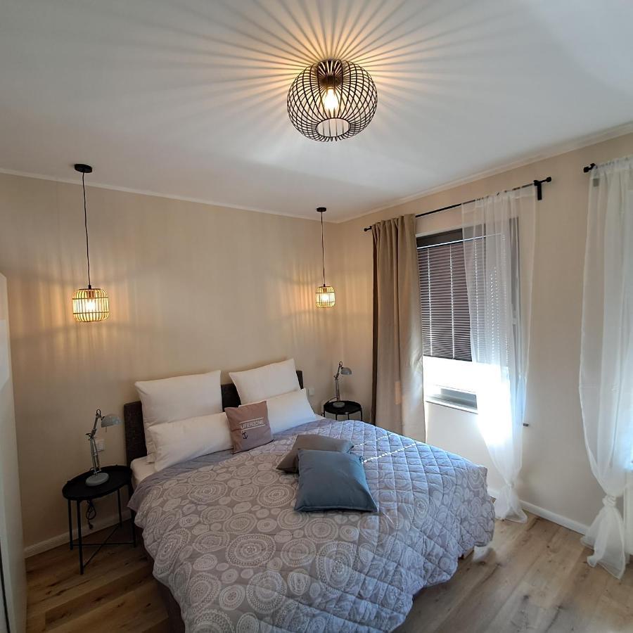 Hotel-Ferienwohnungen Cafe Maarblick Schalkenmehren Esterno foto