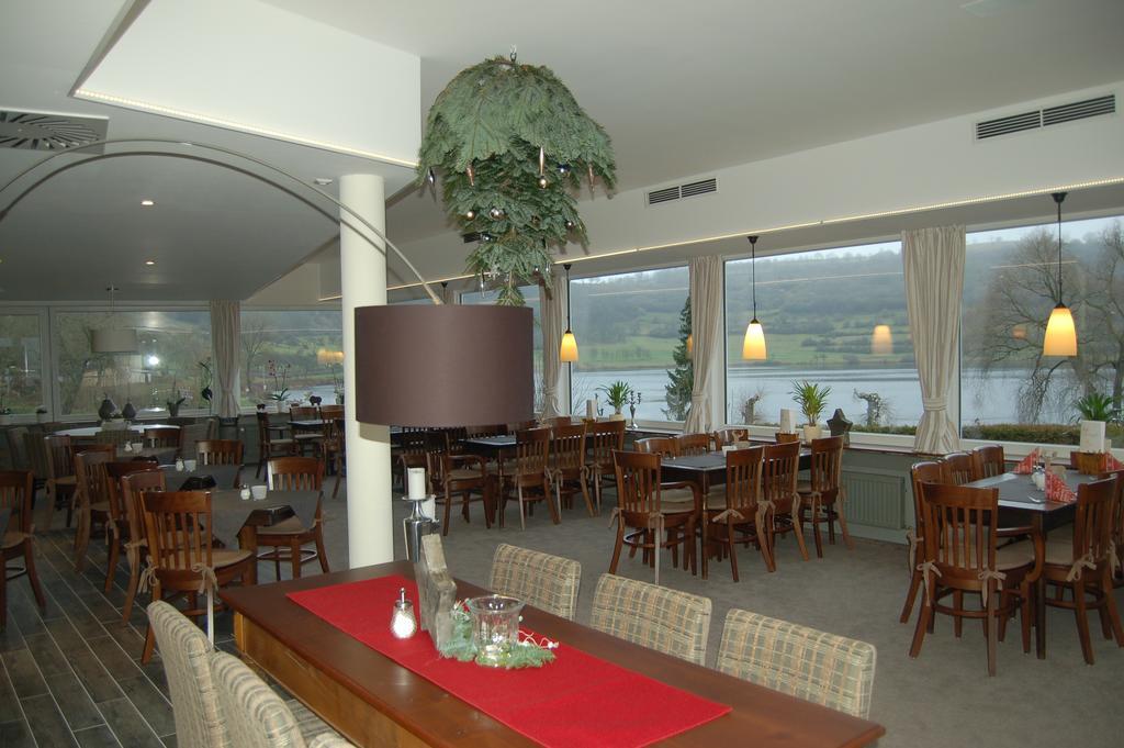 Hotel-Ferienwohnungen Cafe Maarblick Schalkenmehren Esterno foto