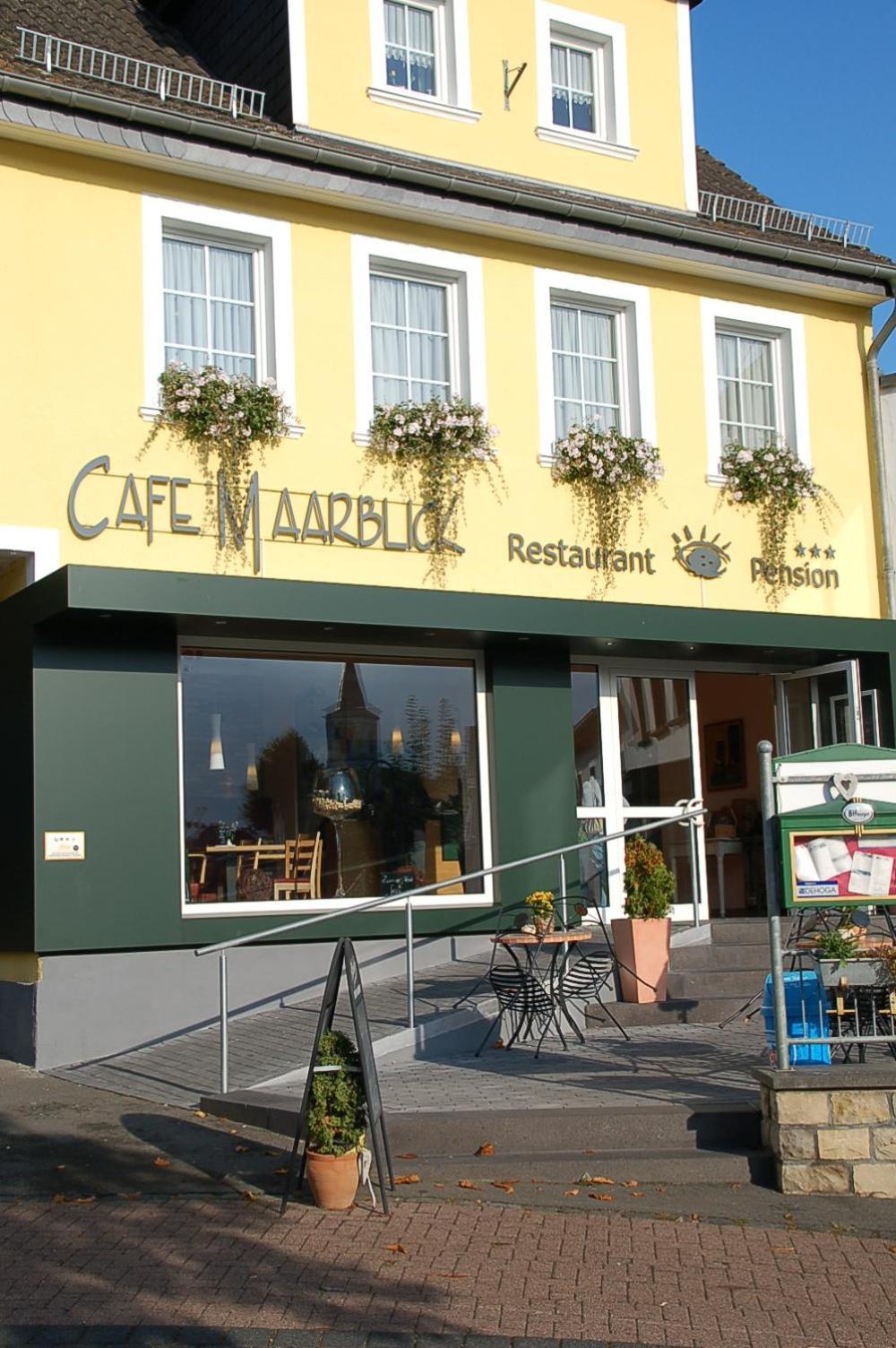 Hotel-Ferienwohnungen Cafe Maarblick Schalkenmehren Esterno foto