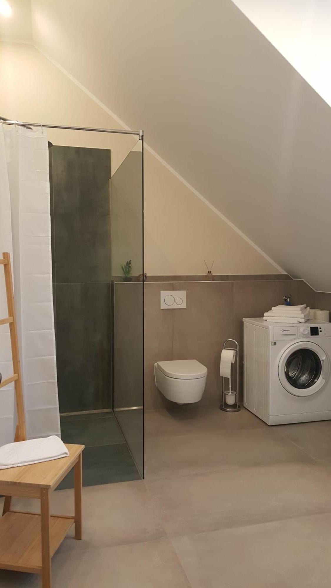 Hotel-Ferienwohnungen Cafe Maarblick Schalkenmehren Esterno foto