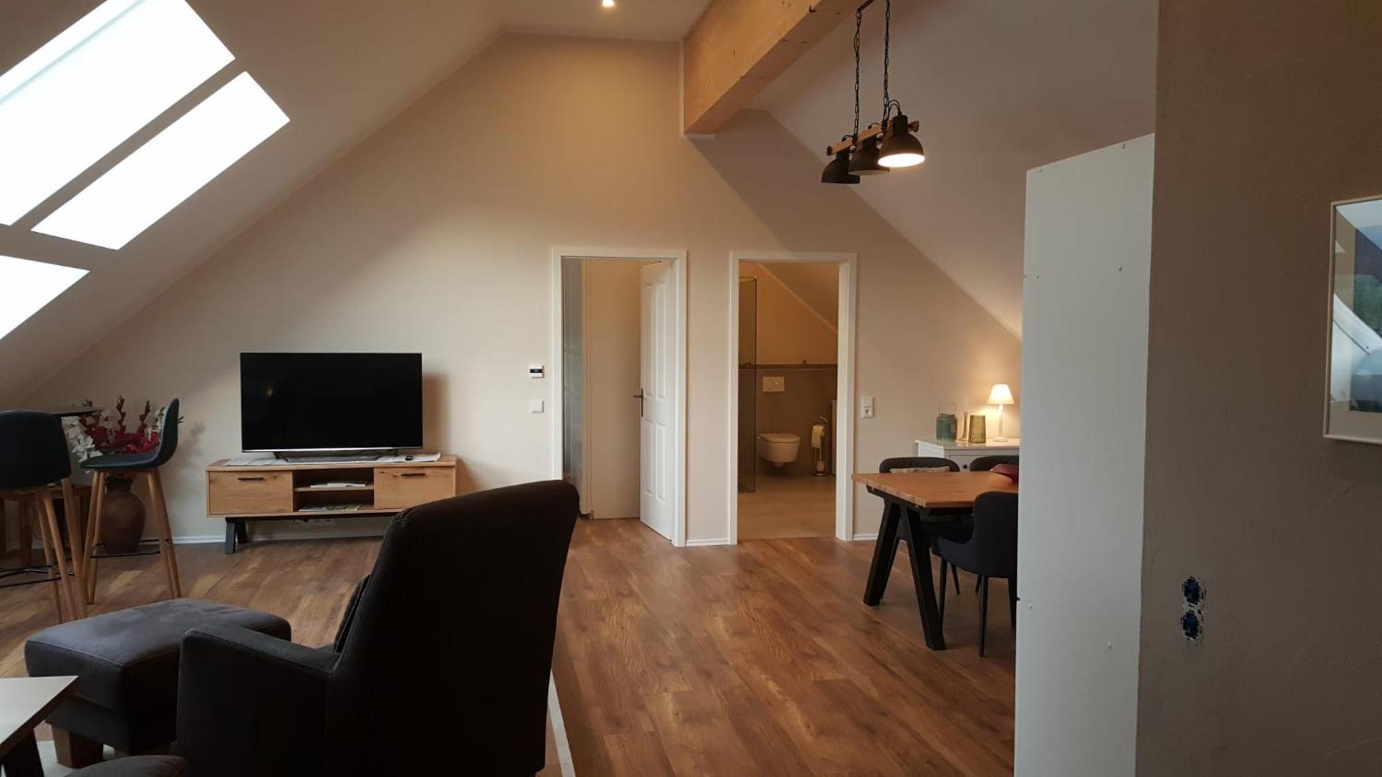 Hotel-Ferienwohnungen Cafe Maarblick Schalkenmehren Esterno foto