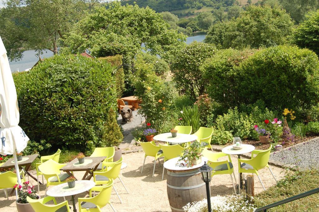 Hotel-Ferienwohnungen Cafe Maarblick Schalkenmehren Esterno foto